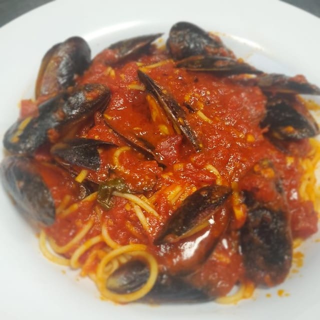 Mussels Marinara.