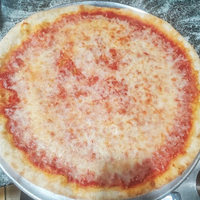 New York Style Pizza (18" (8 Slices of Pizza) ).